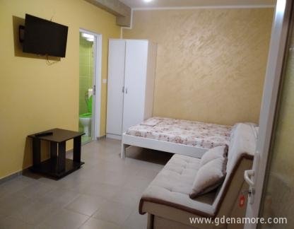 Leiligheter / Studio Sutomore, , privat innkvartering i sted Sutomore, Montenegro - 20220710_221020